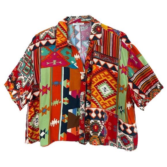 Christian Siriano Tops - CHRISTIAN SIRIANO Y2K Revival Aztec‎ Tribal Print Cropped Rayon Blouse Size L